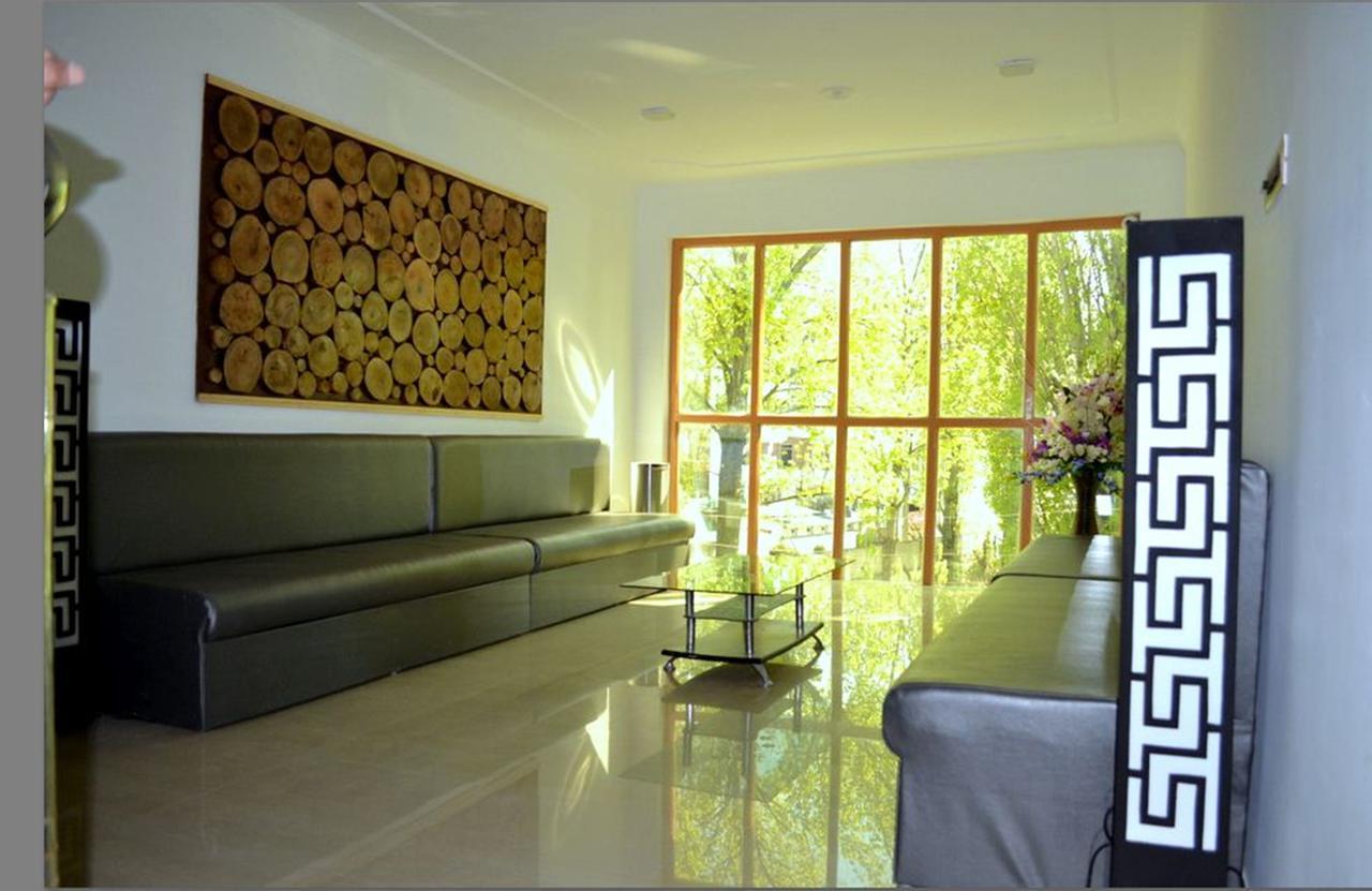 Hotel Green Leaf Srīnagar 外观 照片