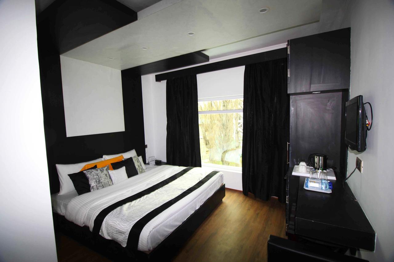 Hotel Green Leaf Srīnagar 外观 照片